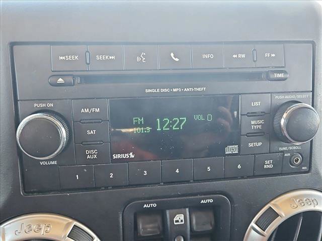 Used 2018 Jeep Wrangler Unlimited Rubicon w/ Cold Weather Group image 13