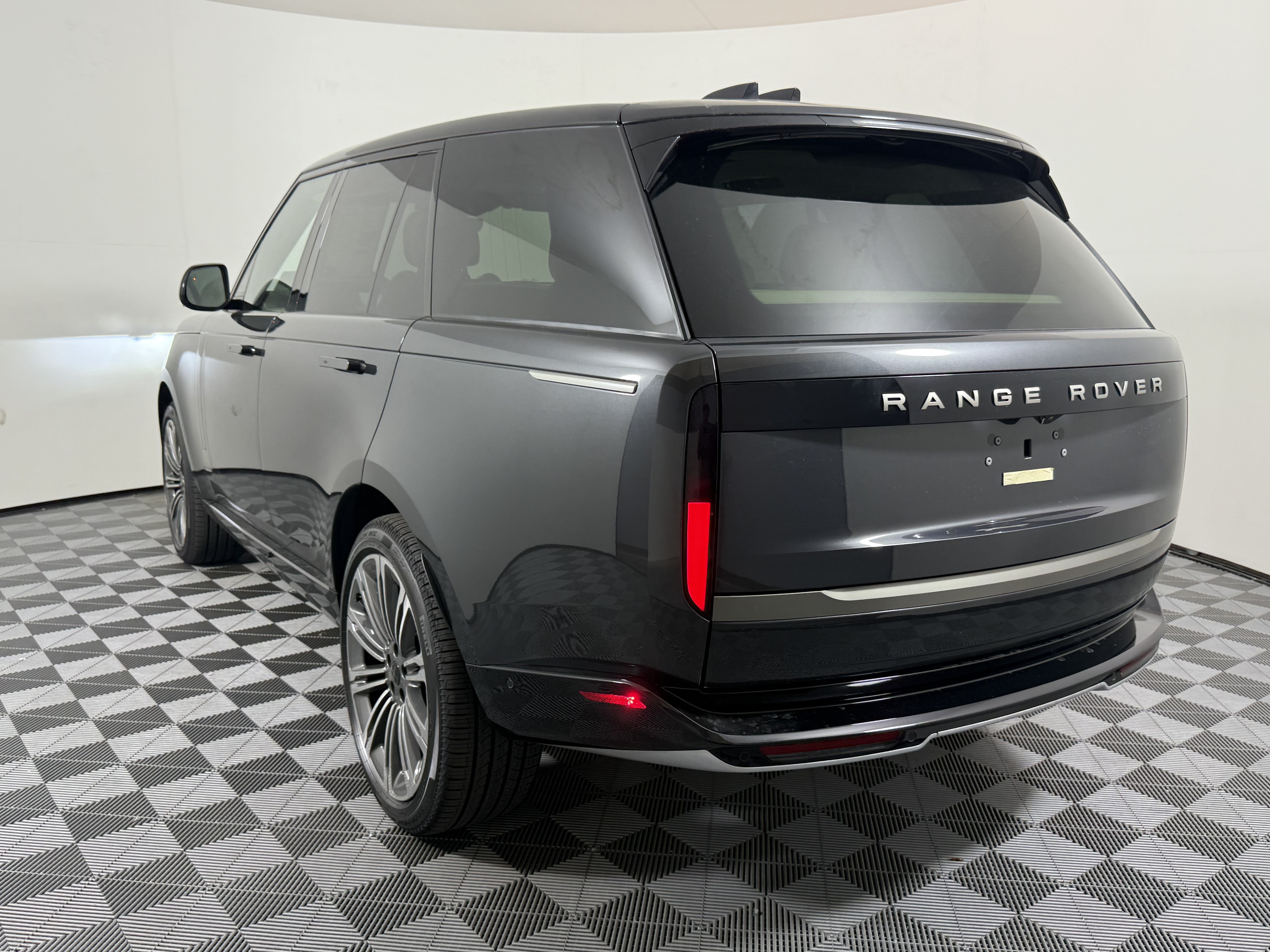 New 2026 Land Rover Range Rover SE AWD/4WD image 3