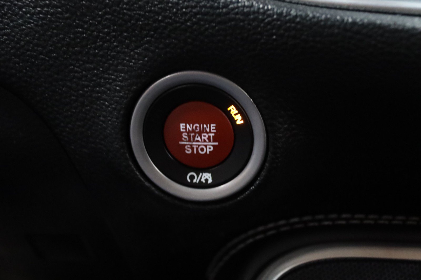 Used 2018 Dodge Challenger SRT w/ Technology Group RWD image 66