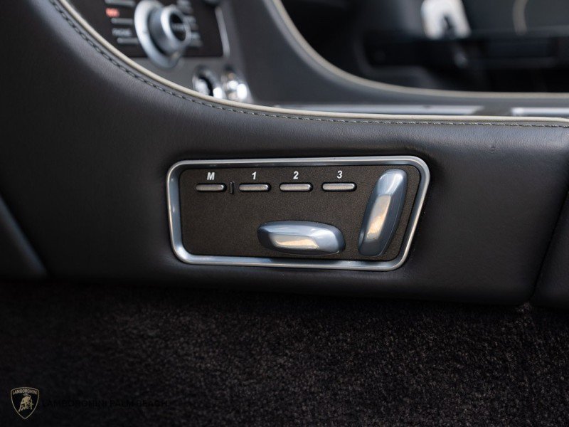 Used 2015 Aston Martin DB9 Volante image 17