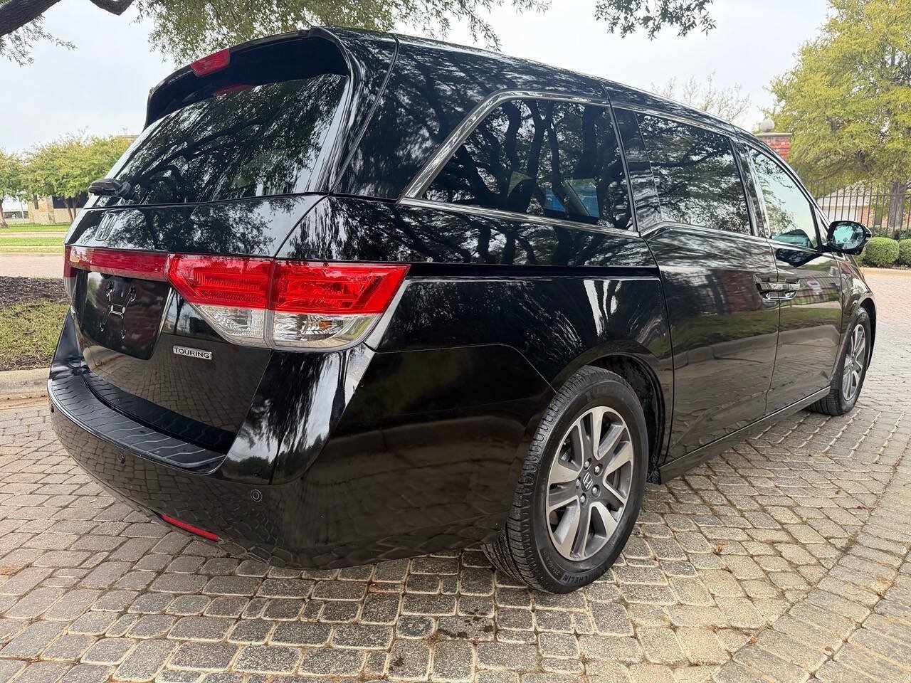 Used 2014 Honda Odyssey Touring image 4