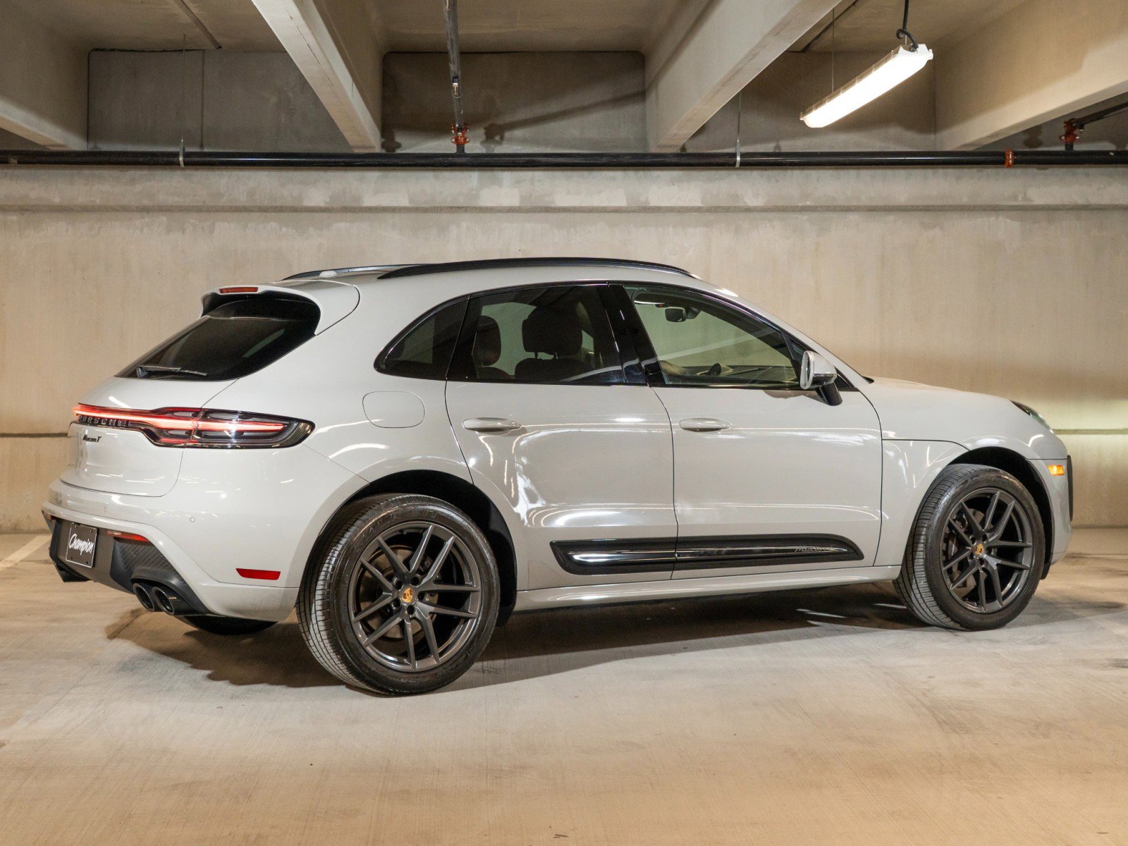 Certified 2023 Porsche Macan Turbo AWD/4WD image 9