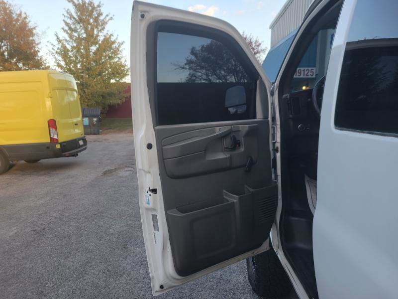 Used 2011 Chevrolet Express 1500 AWD image 19
