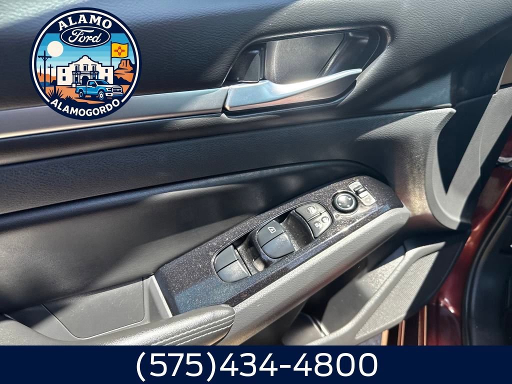 Used 2023 Nissan Altima 2.5 SV image 3