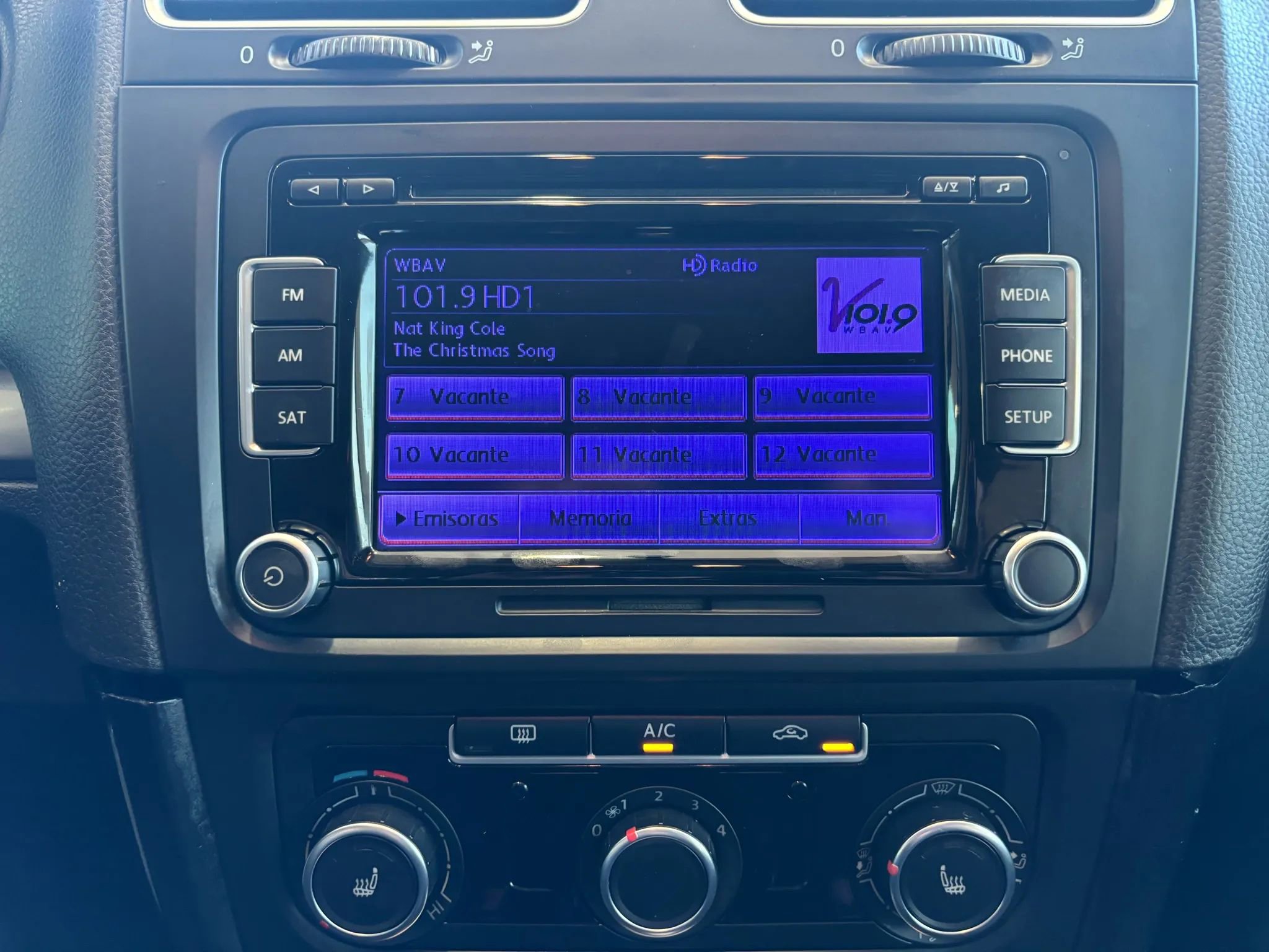 Used 2014 Volkswagen Golf 4-Door image 16