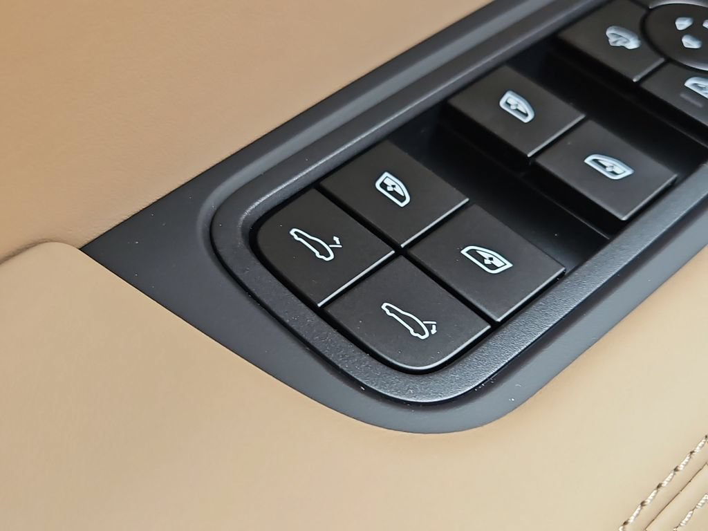 New 2026 Porsche Cayenne AWD/4WD image 21