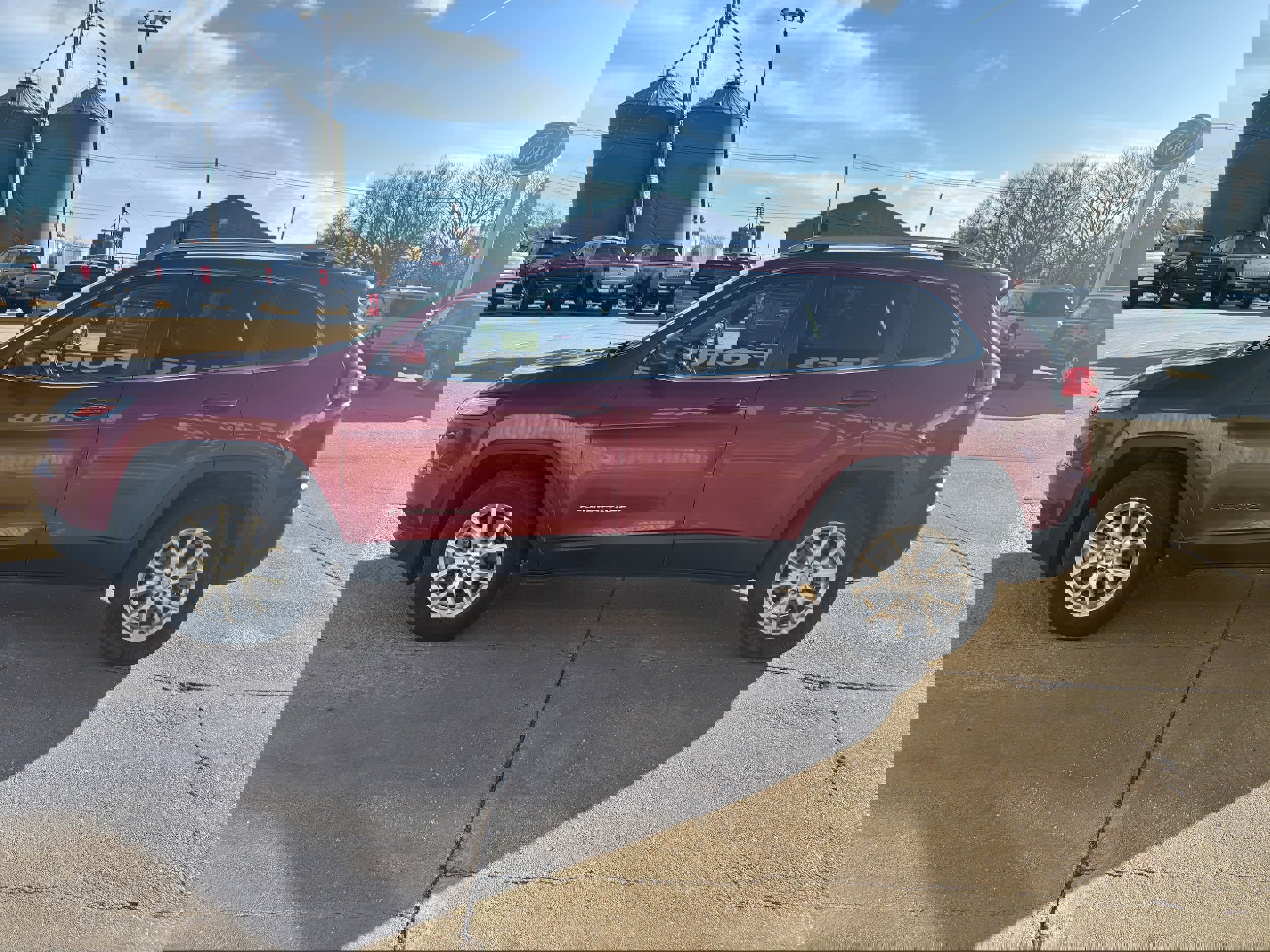 Used 2017 Jeep Cherokee Latitude image 6