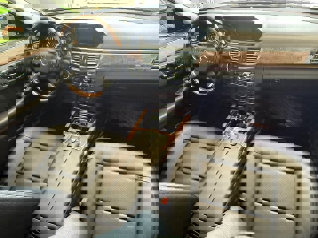 Used 2011 Mercedes-Benz E 350 Luxury image 12