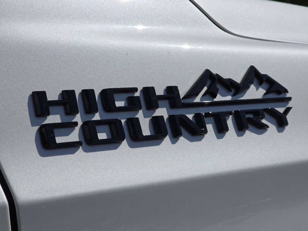 Used 2024 Chevrolet Tahoe High Country AWD/4WD image 15