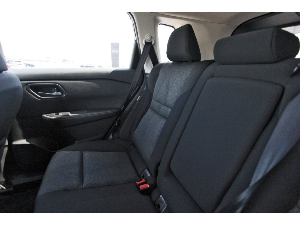 Used 2024 Nissan Rogue SV FWD image 12