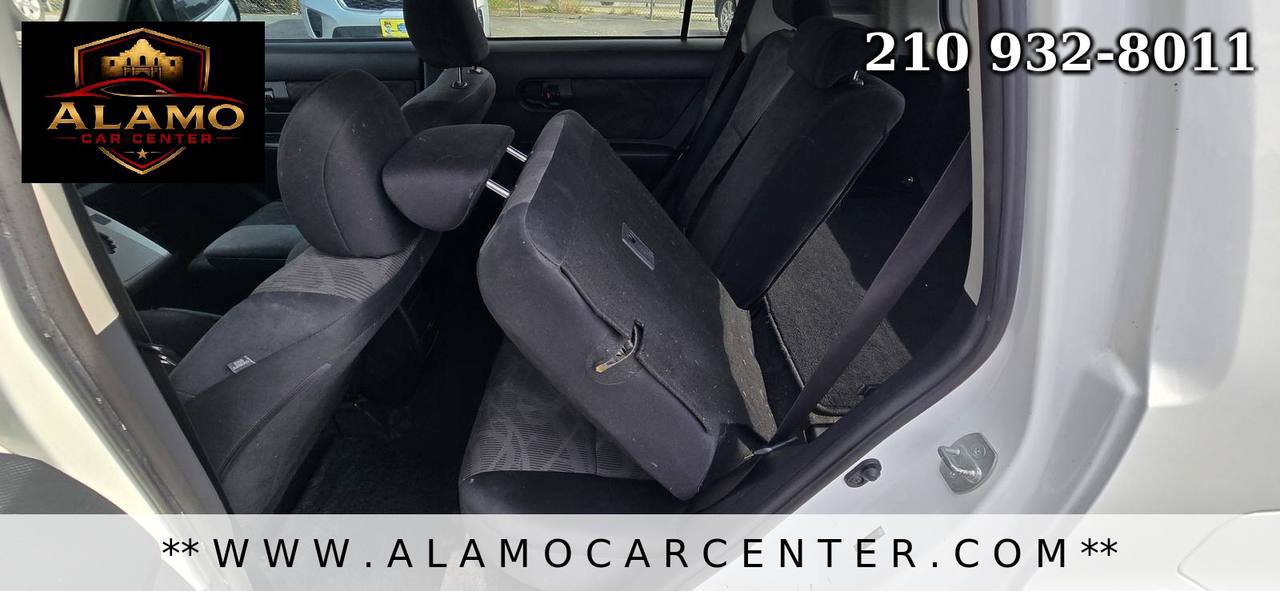 Used 2014 Scion xB FWD image 27
