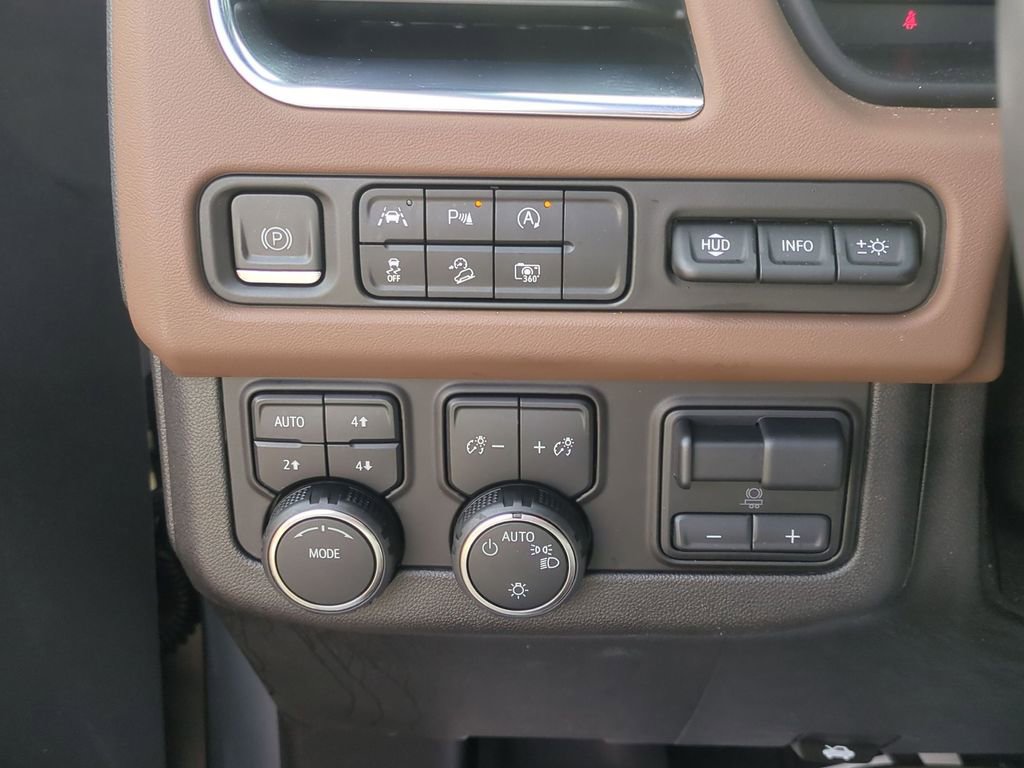 Used 2024 Chevrolet Tahoe High Country w/ Premium Package image 23