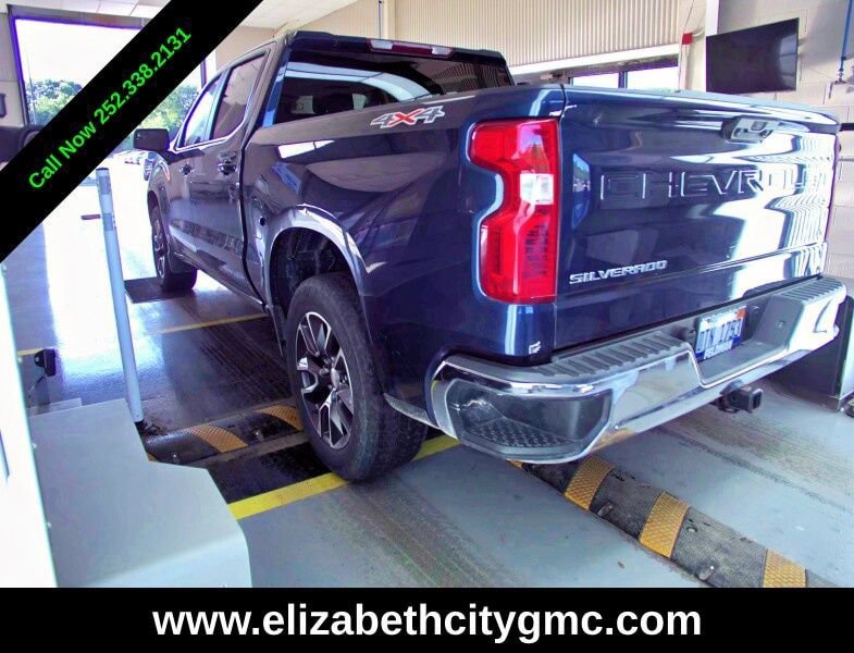 Used 2023 Chevrolet Silverado 1500 LT AWD/4WD image 3