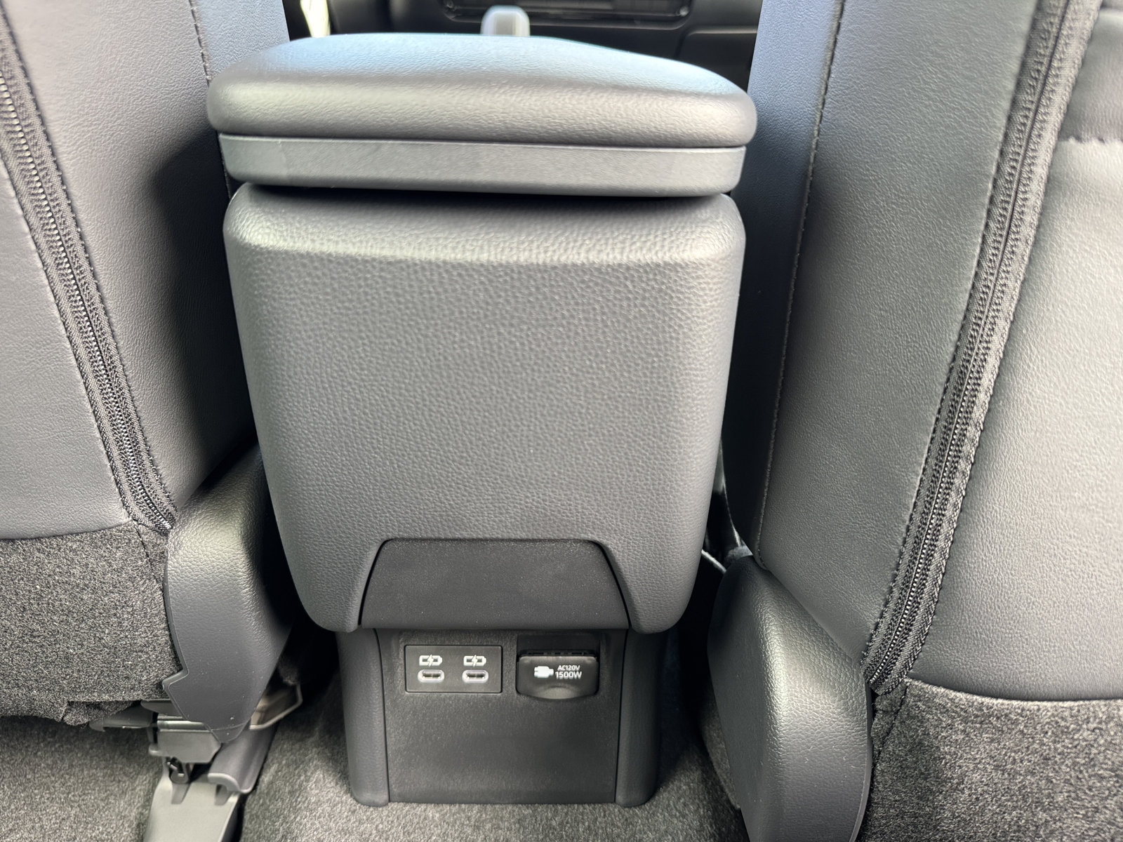 New 2026 Toyota Prius Plug-In Hybrid FWD image 7