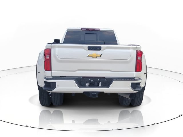 Used 2025 Chevrolet Silverado 3500 High Country w/ Technology Package AWD/4WD image 6