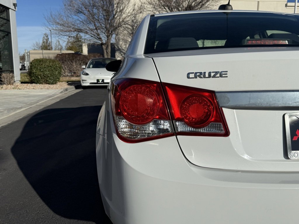 Used 2016 Chevrolet Cruze LT w/ Technology Package image 32