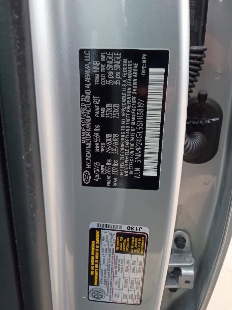 Used 2025 Hyundai Santa Fe SEL FWD image 3