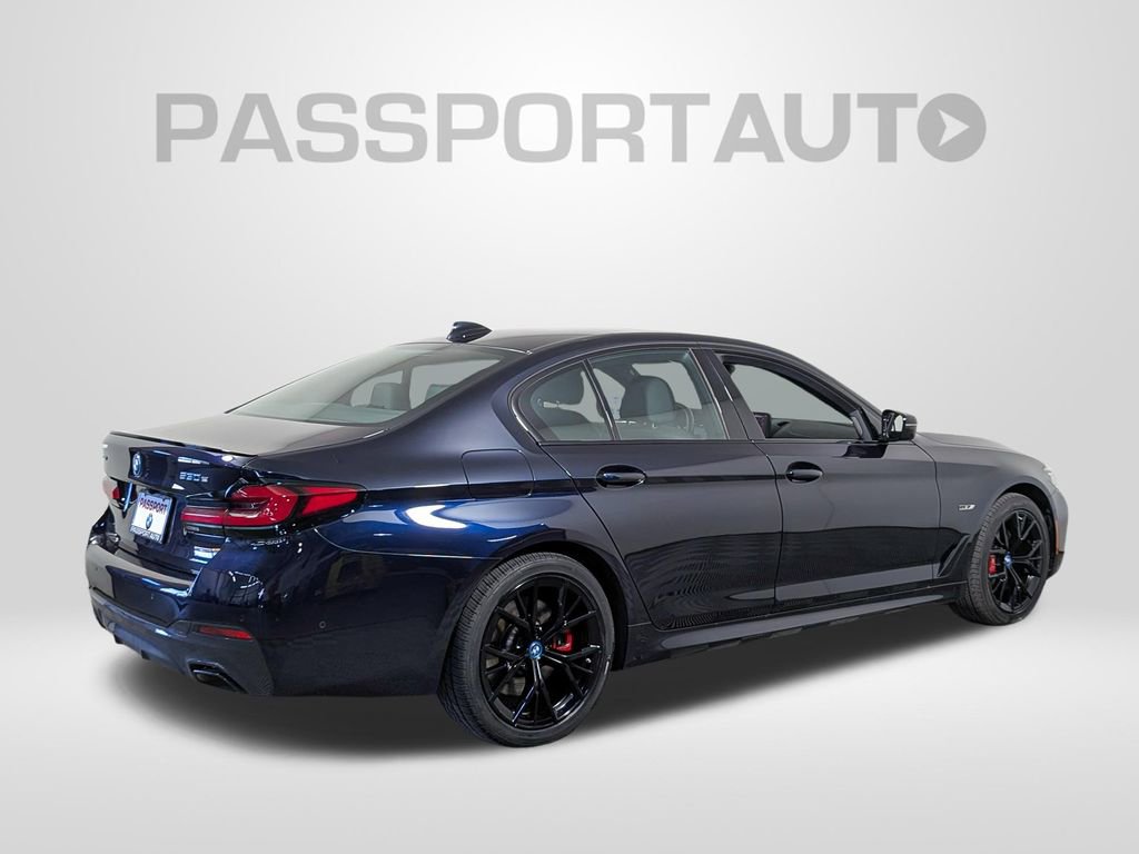 Certified 2023 BMW 530e xDrive w/ Premium Package AWD/4WD image 7