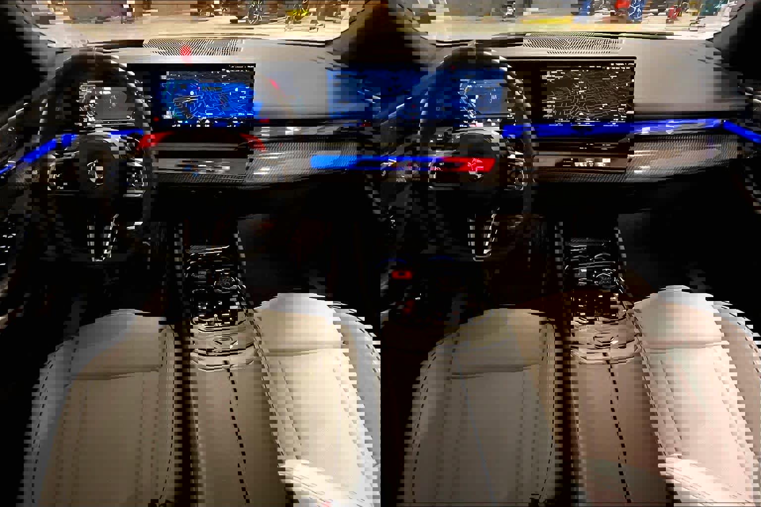 Used 2026 BMW M5 w/ Carbon Package image 14