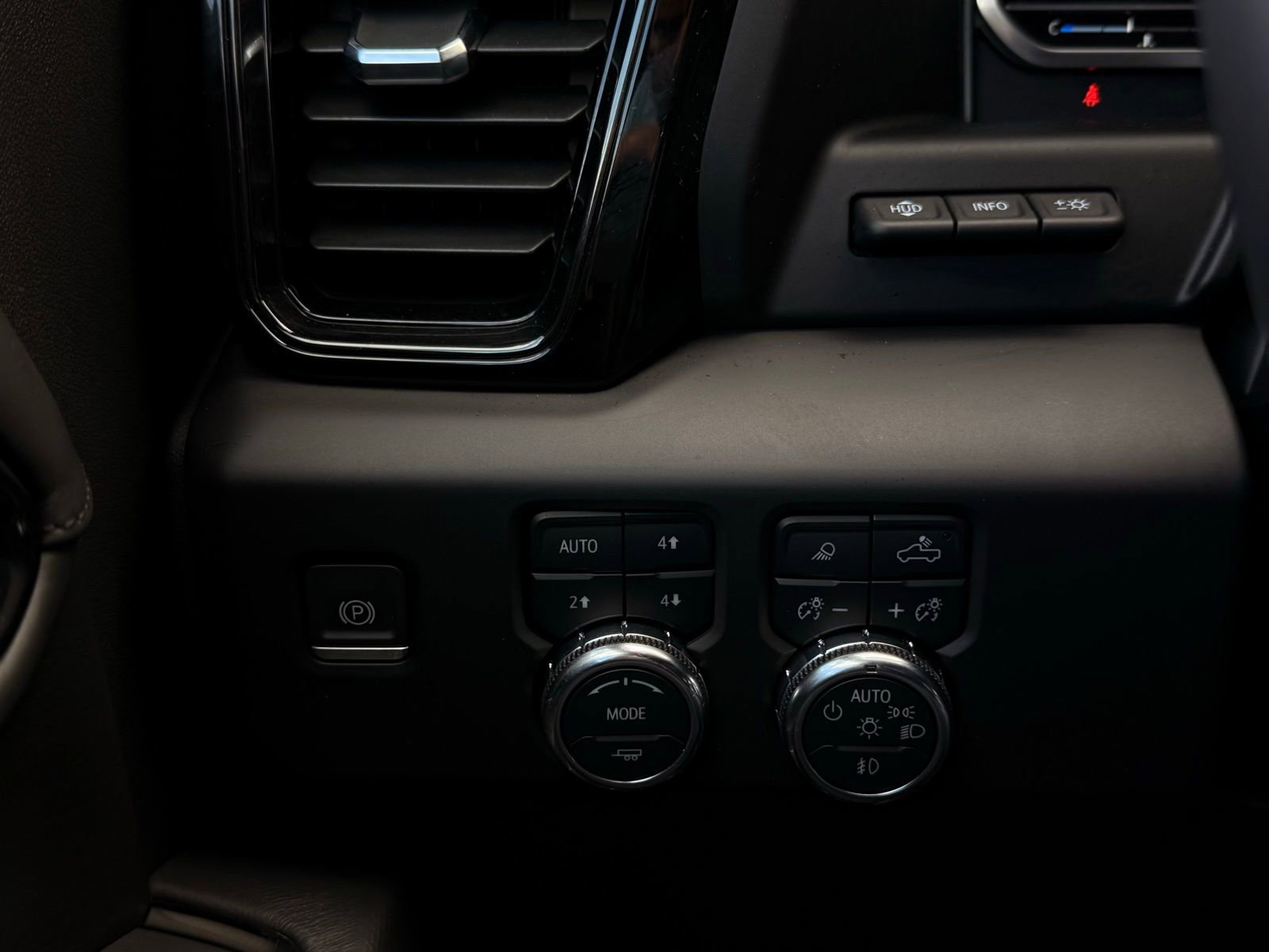 Used 2023 GMC Sierra 1500 AT4X image 46