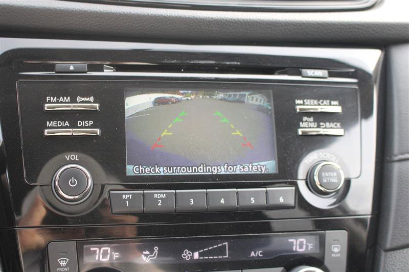 Used 2017 Nissan Rogue SV image 18