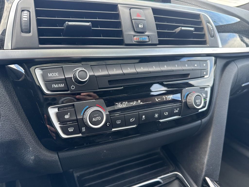 Used 2018 BMW 330e w/ Convenience Package RWD image 17