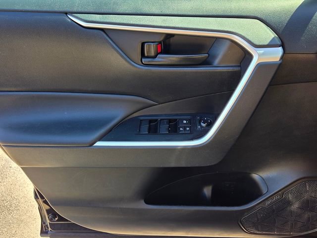 Used 2022 Toyota RAV4 LE image 28