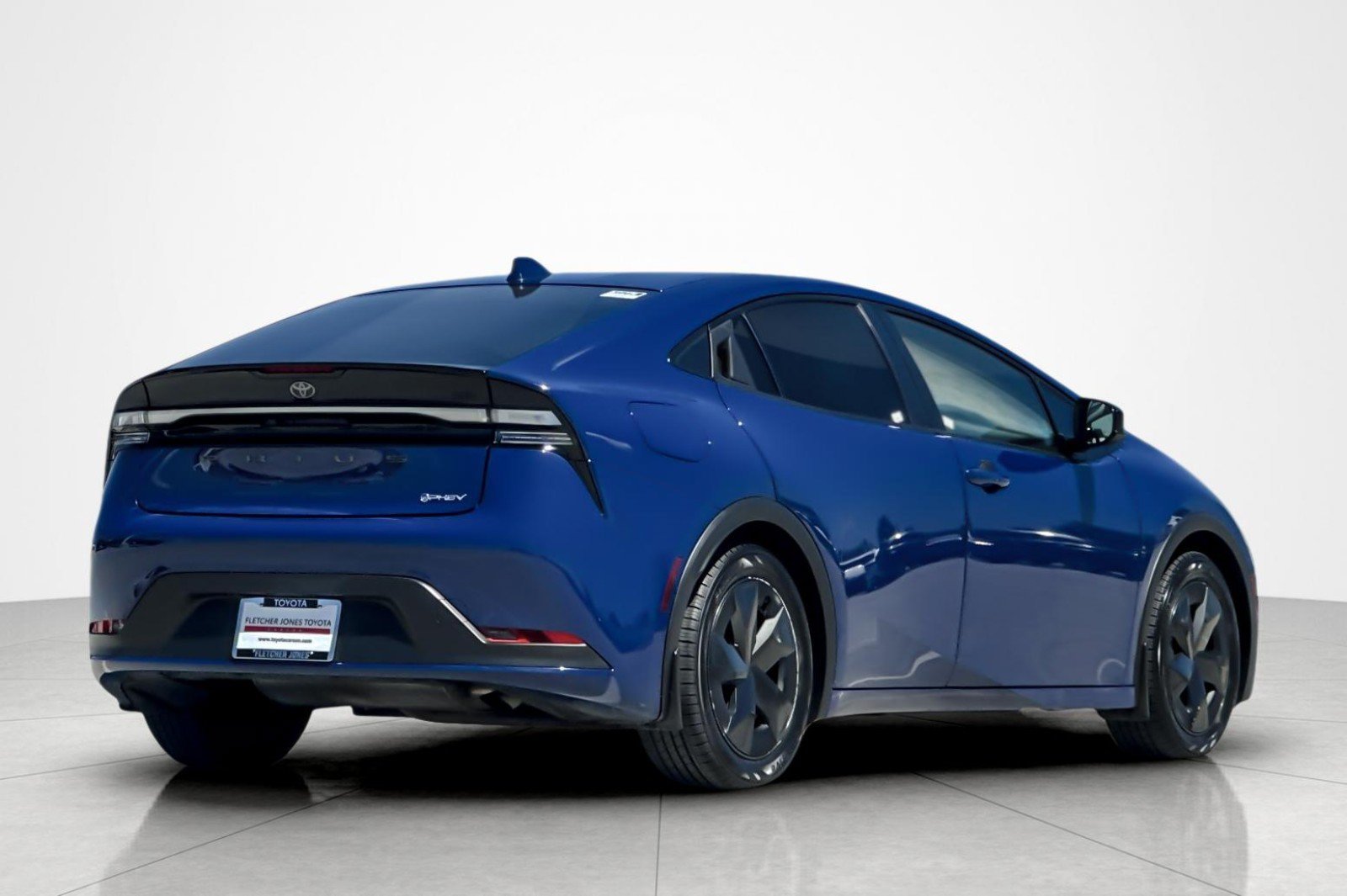Certified 2025 Toyota Prius Plug-In Hybrid FWD image 5