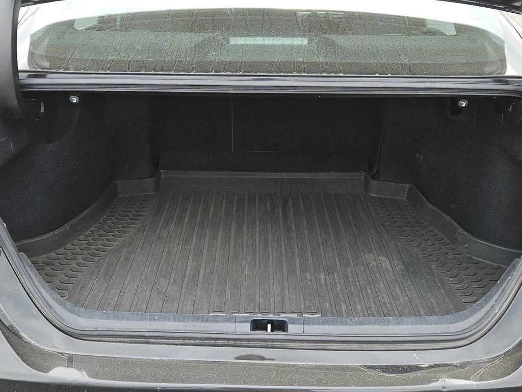 Used 2021 Toyota Camry SE w/ Cold Weather Package image 9