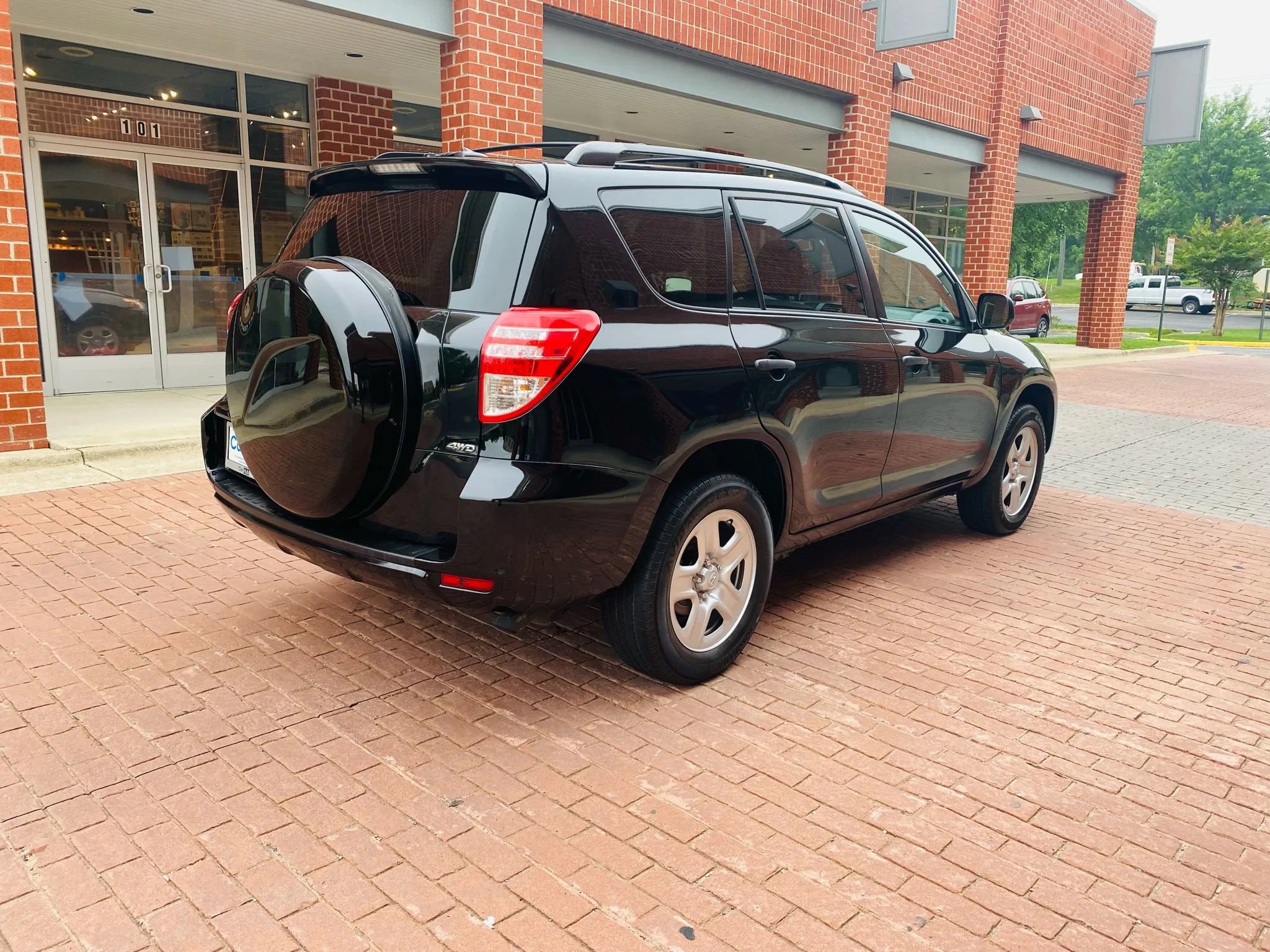 Used 2012 Toyota RAV4 4WD w/ Value Pkg image 6