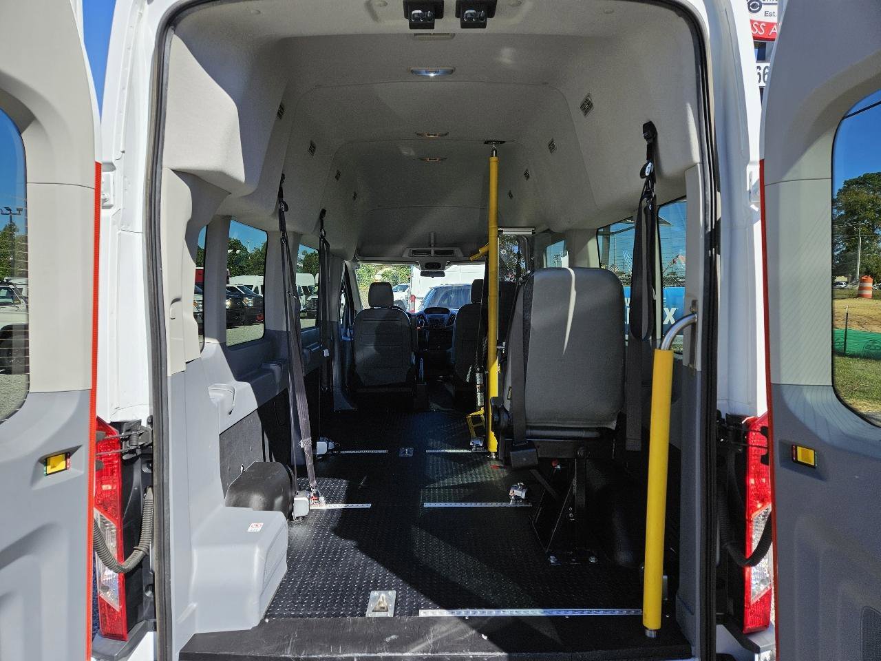 Used 2017 Ford Transit 350 XL RWD image 16