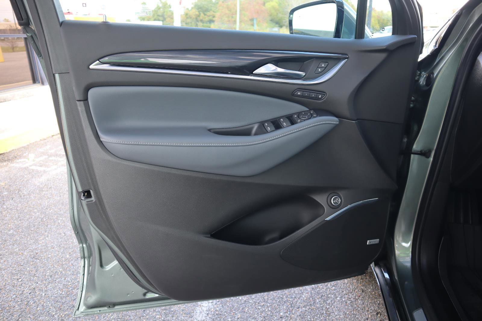 Used 2022 Buick Enclave Premium w/ Experience Buick Package image 12