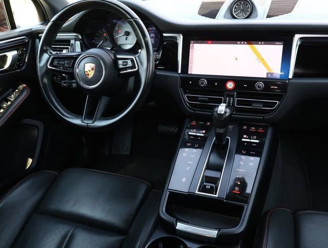 Used 2023 Porsche Macan S AWD/4WD image 11