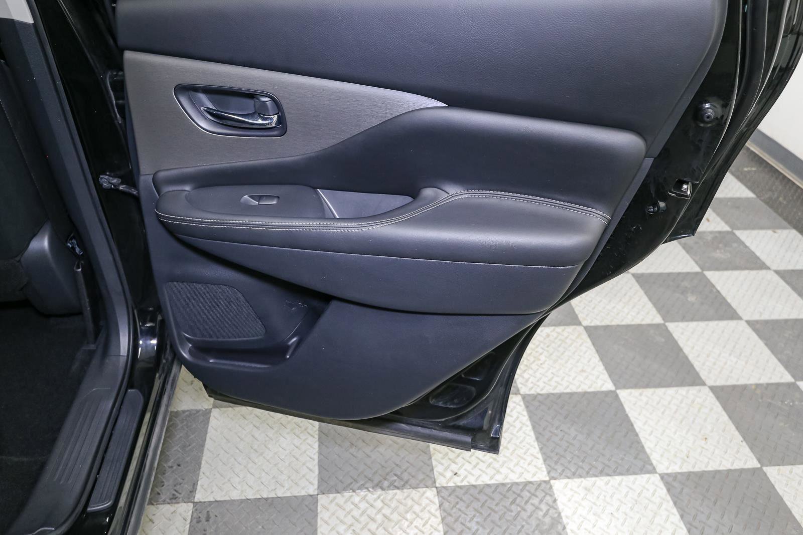 Used 2020 Nissan Murano SV image 22