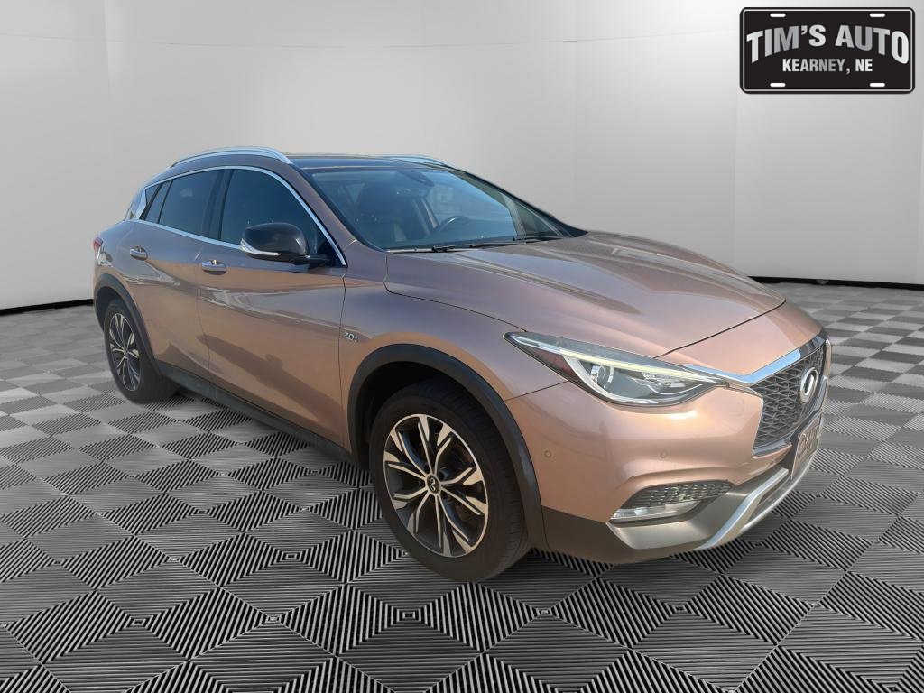 Used 2018 INFINITI QX30 Premium w/ Navigation Package AWD/4WD image 1