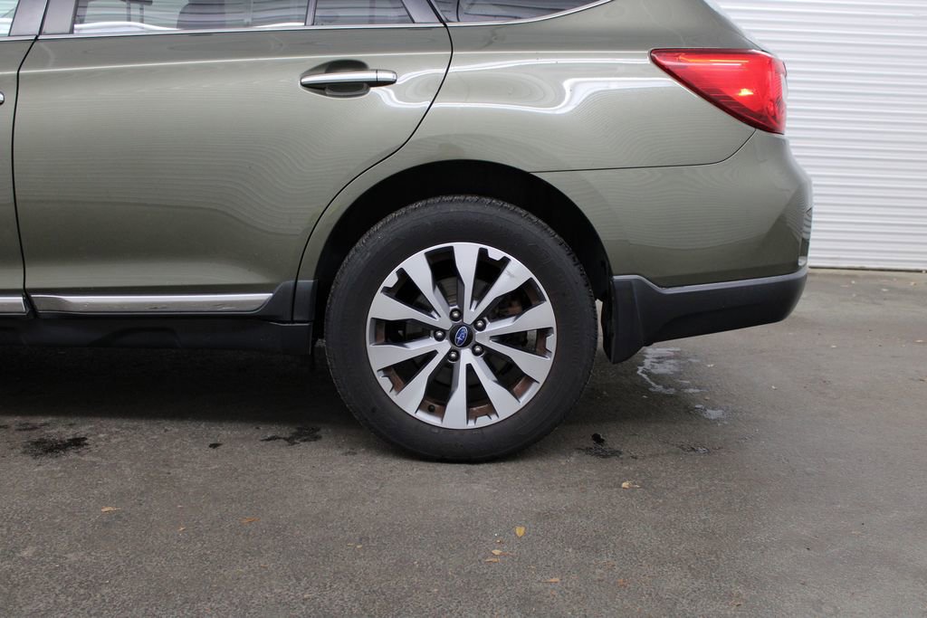 Used 2017 Subaru Outback 3.6R Touring w/ Popular Package #5A image 9