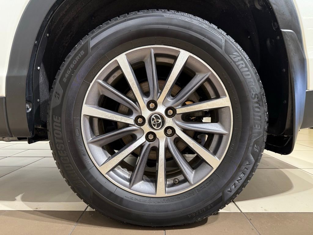 Used 2019 Toyota Highlander XLE image 9