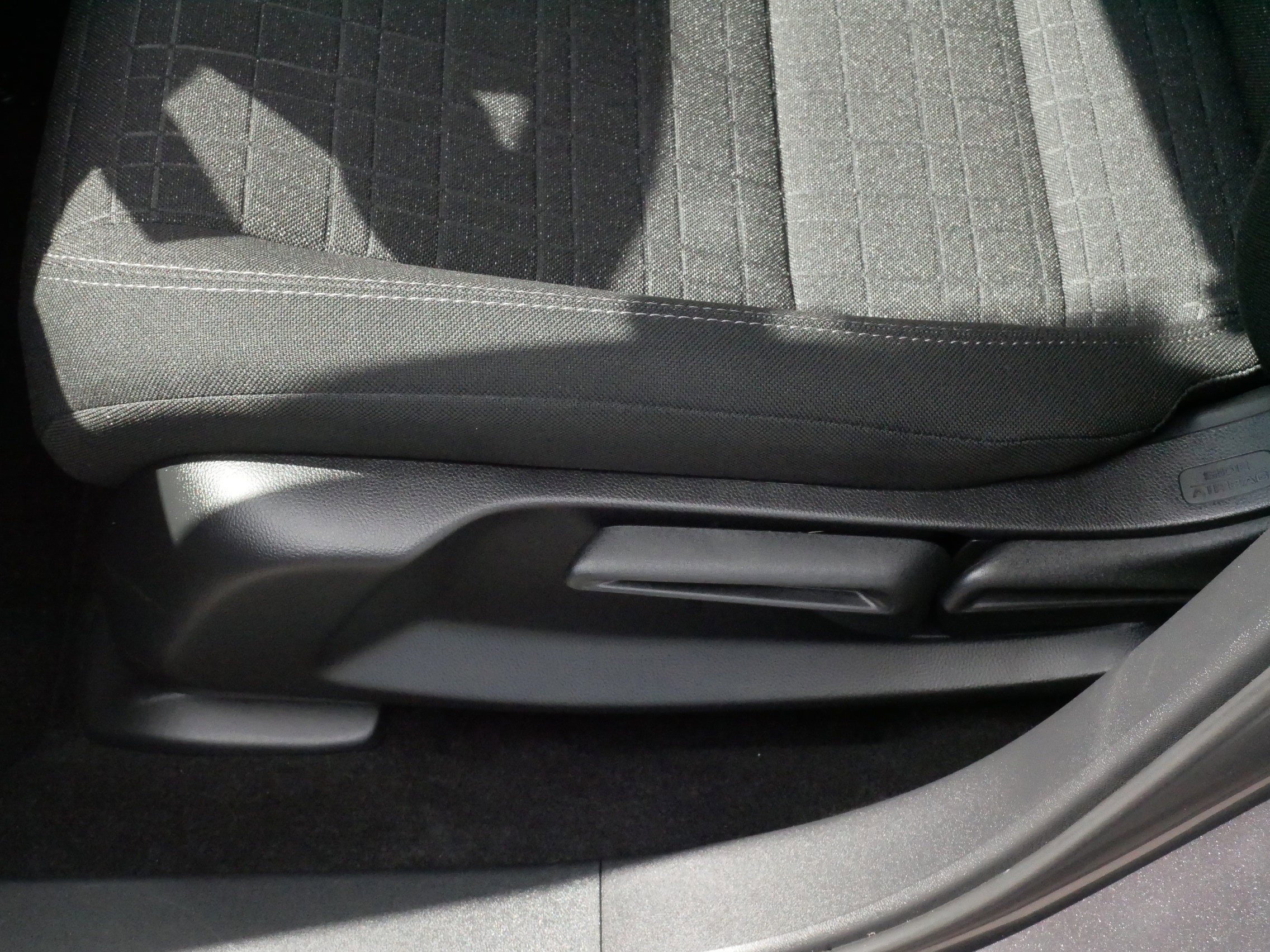 Used 2025 Honda HR-V LX image 20