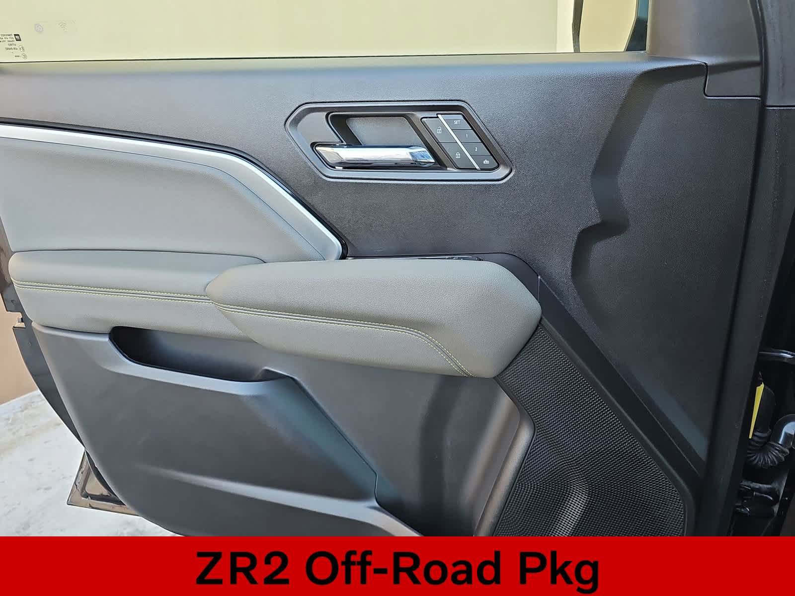 Used 2023 Chevrolet Colorado ZR2 w/ ZR2 Convenience Package III AWD/4WD image 28