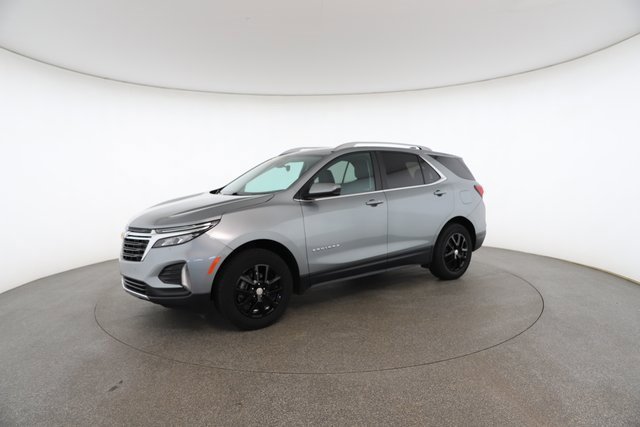 Used 2023 Chevrolet Equinox LT w/ Driver Convenience Package image 3