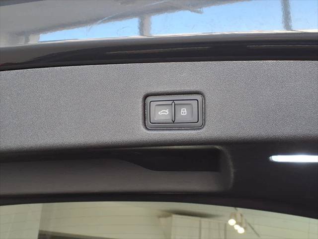 Certified 2025 Audi Q5 Premium w/ Convenience Package AWD/4WD image 11
