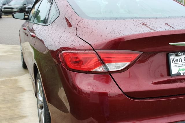 Used 2015 Chrysler 200 S FWD image 26