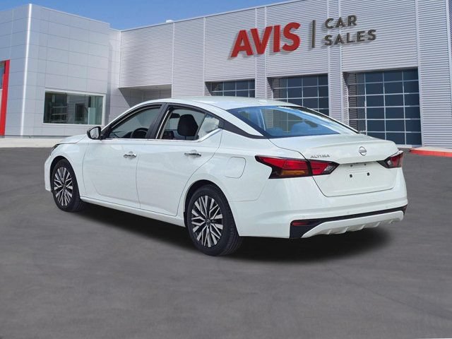 Used 2025 Nissan Altima 2.5 SV FWD image 9