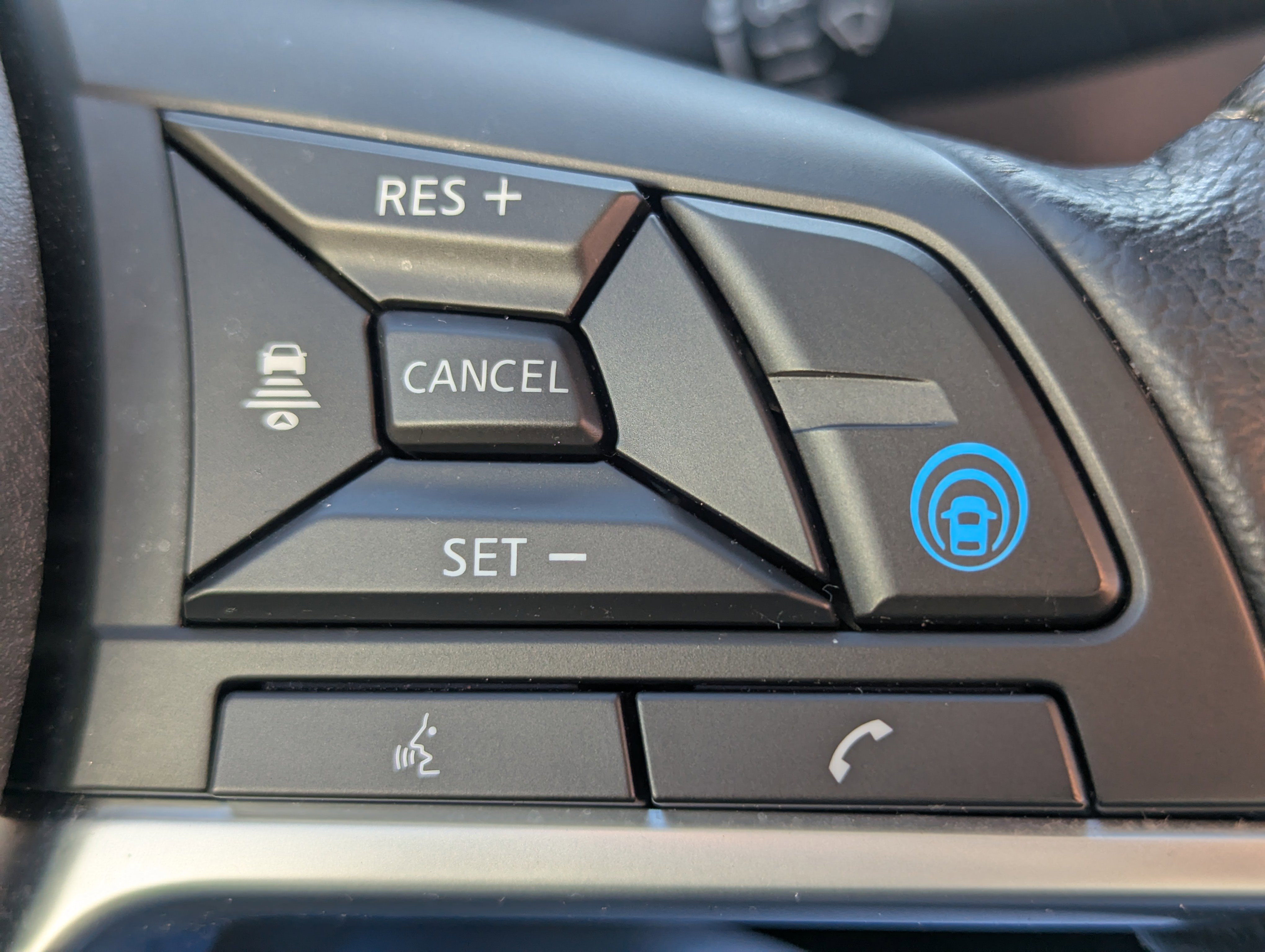 Used 2022 Nissan Rogue Sport SL w/ Premium Package image 21