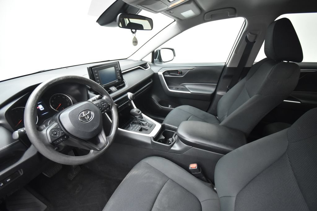 Used 2021 Toyota RAV4 LE AWD/4WD image 11