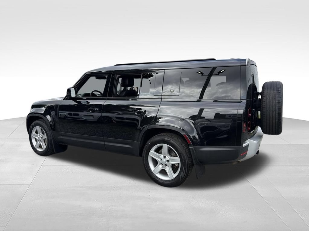 Used 2023 Land Rover Defender 130 SE AWD/4WD image 5