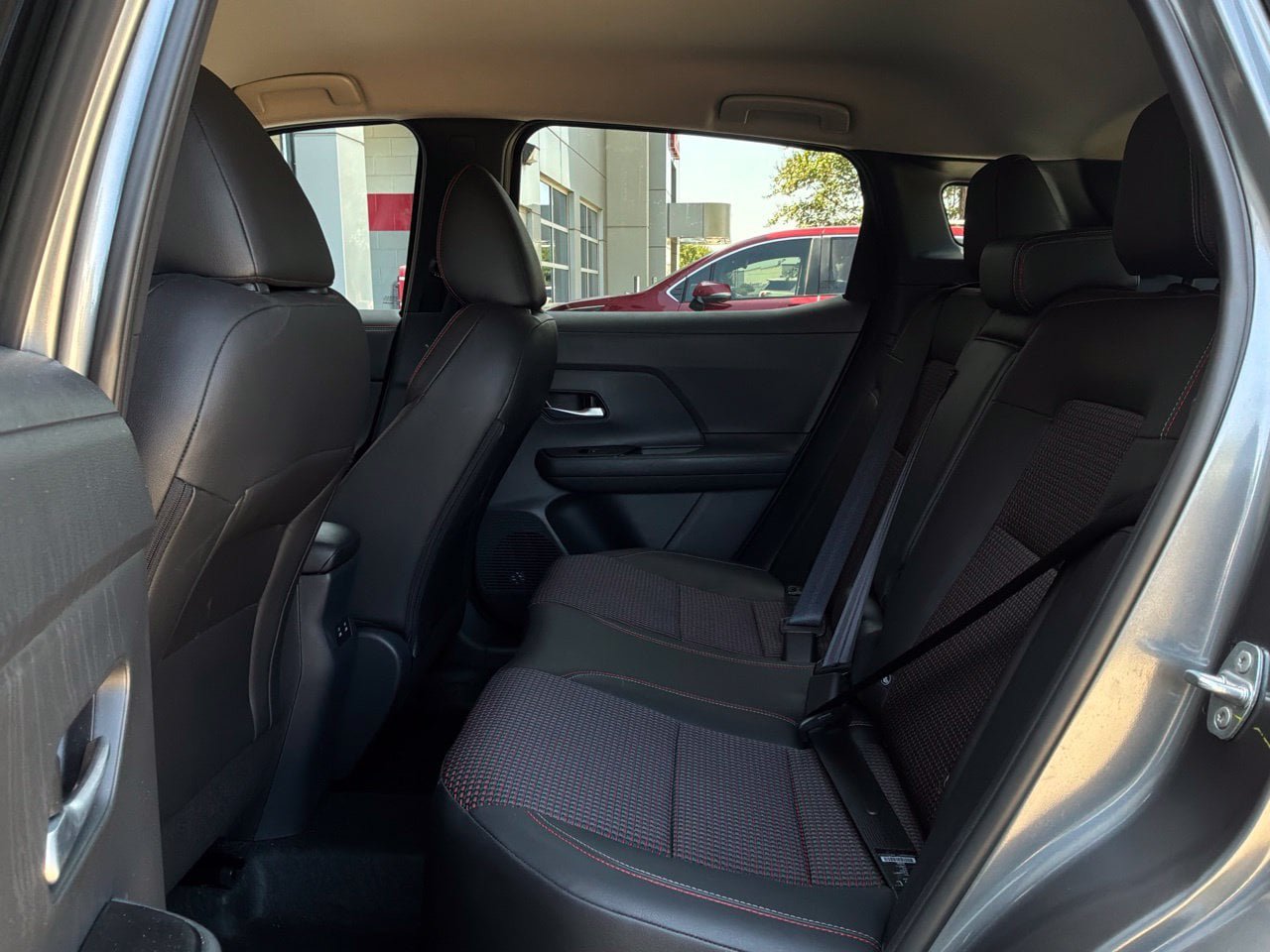 Used 2026 Nissan Kicks SR FWD image 12