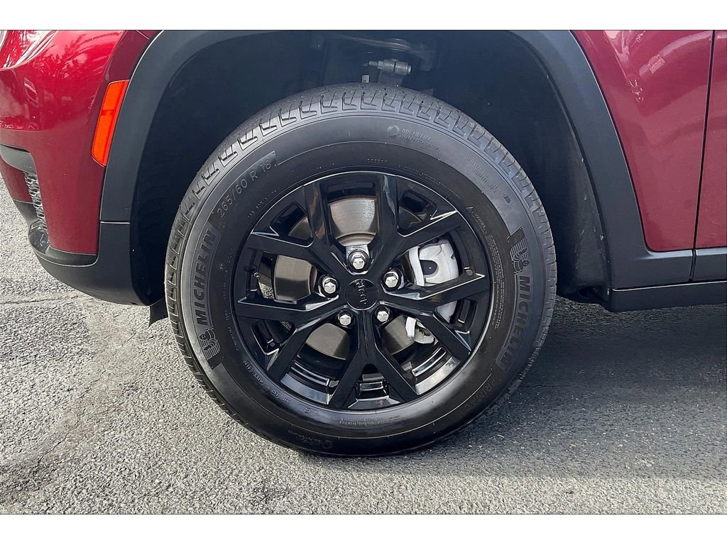 Used 2024 Jeep Grand Cherokee L Laredo image 9