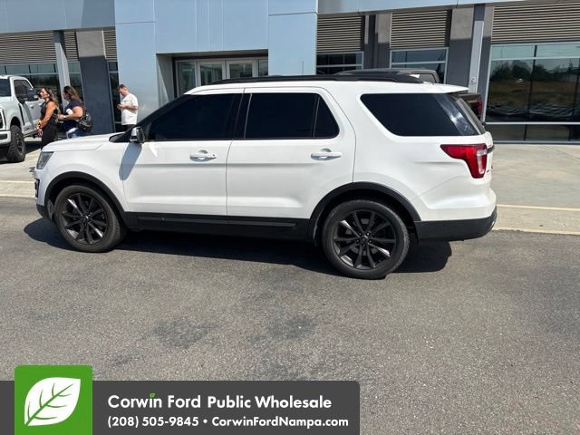 Used 2017 Ford Explorer XLT w/ Equipment Group 202A FWD image 7