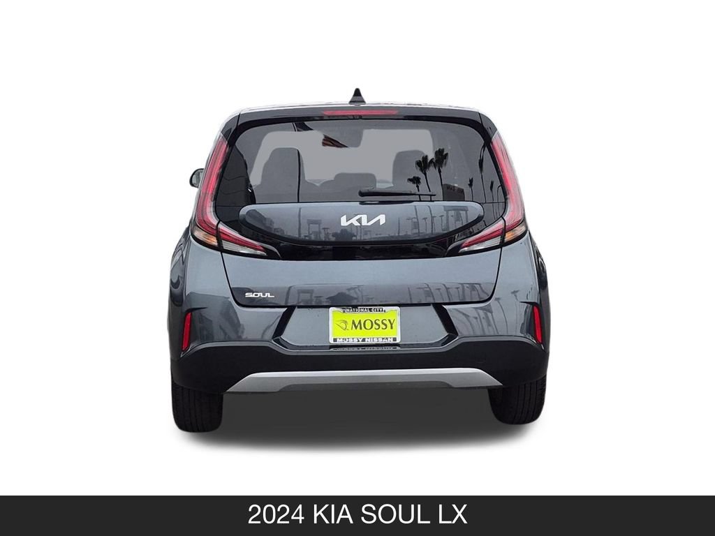 Used 2024 Kia Soul LX w/ Option Group 015 FWD image 8